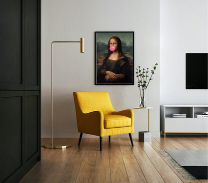 Monalisa blowing gum